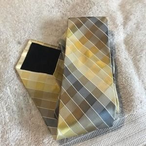 Kenneth Cole Reaction Yellow & Silver Grey 100% Silk Tie